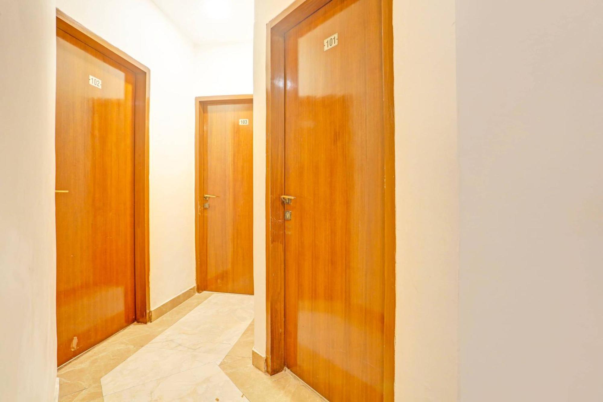 Super Hotel O Sector 45 Formerly Manyavar Chandīgarh Екстериор снимка